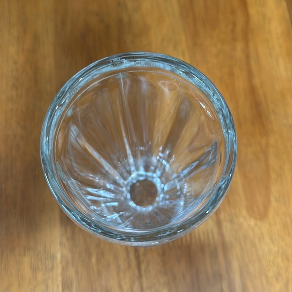 Libby Crisa large sundae or milkshake glass. 3 1/2”x7 1/4”. Vintage. Heavy duty - Picture 2 of 4